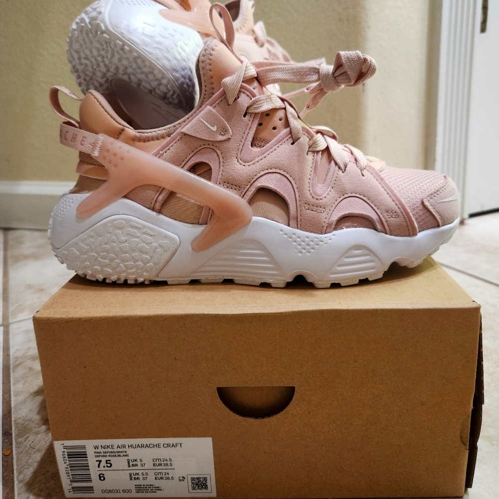 Nike Air Huarache Craft Women's 7.5 New with box Pink/White